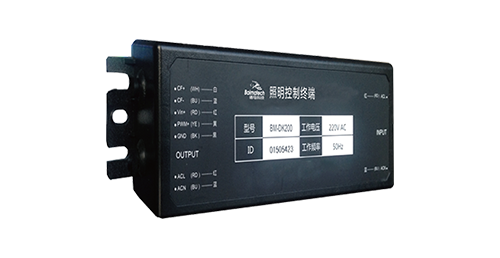 單/雙燈控制器，對所接負載（燈具）實現(xiàn)單獨送電與斷電操作、LED燈具無極調(diào)光、燈具電參量采集、燈桿監(jiān)測控制、遠程在線升級等功能。